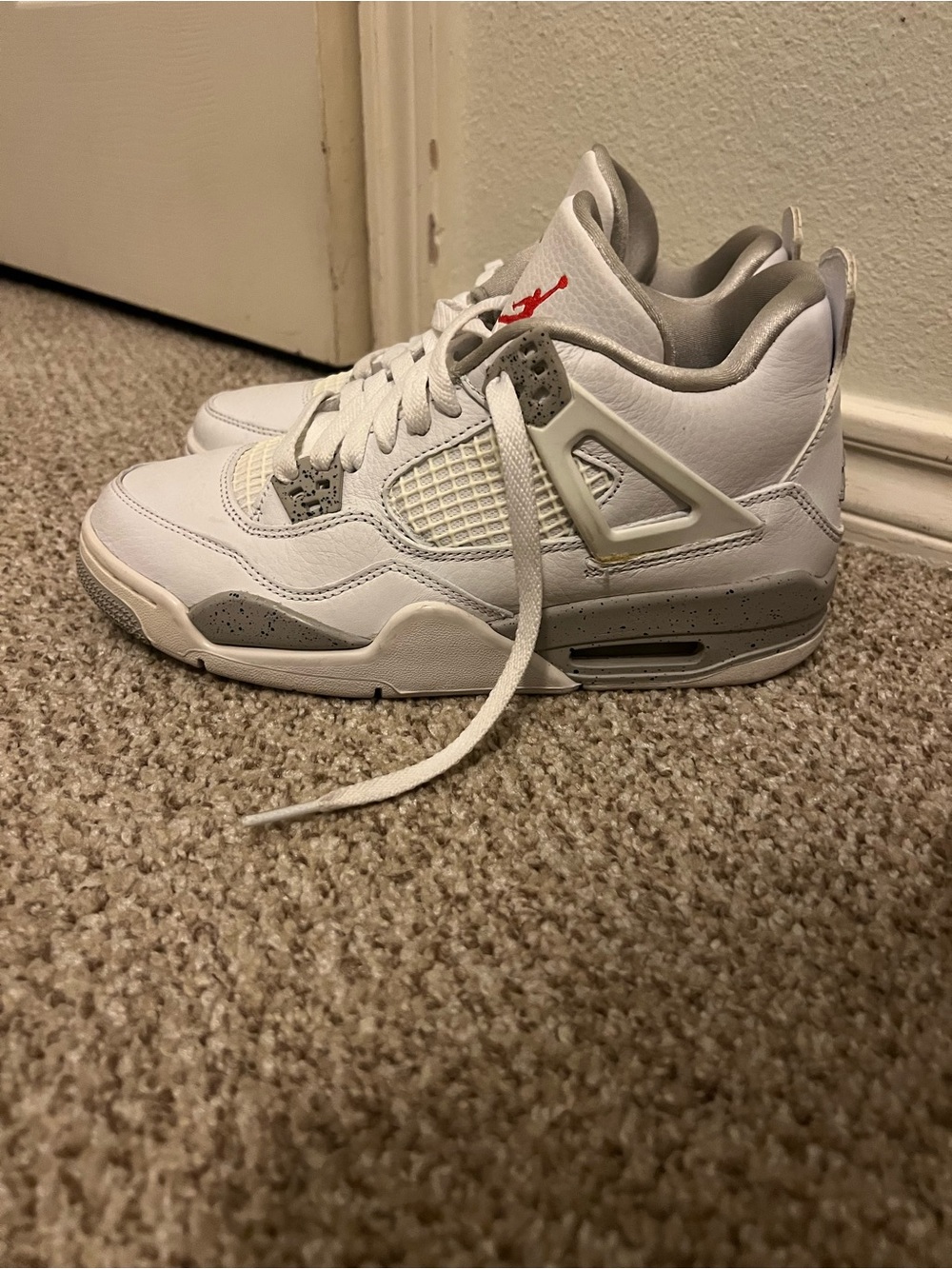 Reverse Oreo Jordan 4, Size 6.5 youth. White Sneakers with Gray and Red Accents